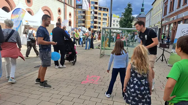 Auch für Kinder gab es beim „Tag der Vereine“ zahlreiche Angebote zum Spielen, Mitmachen und Entdecken | Foto: Monika Klein