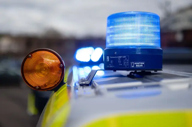Die Polizei wurde zu einem Unfall in Saarbrücken gerufen. (Symbolbild) | Foto: Oliver Dietze/dpa