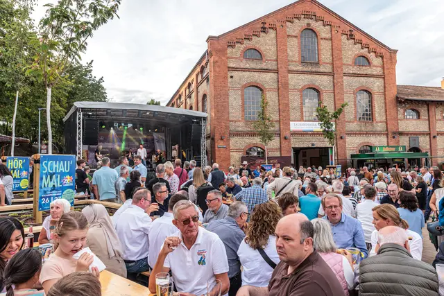 Auftakt zum großen Jubiläumswochenende: In Germersheim ist am Freitagabend das Fest anlässlich von 750 Jahren Stadtrecht offiziell eröffnet worden. | Foto: Paul Needham