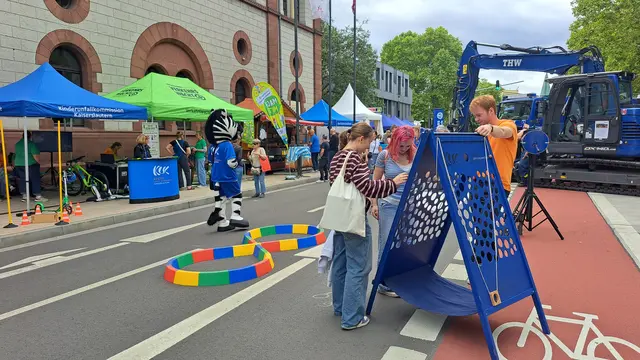 Der „Tag der Vereine“ brachte Menschen und Organisationen miteinander ins Gespräch – und wollte zugleich Lust aufs Ehrenamt machen | Foto: Monika Klein