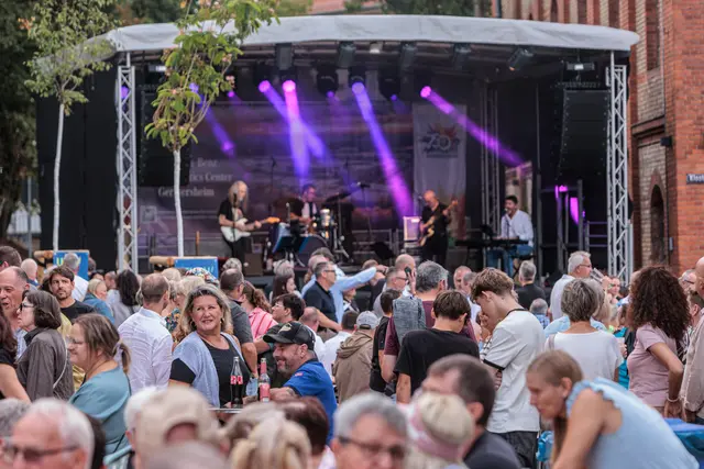 Auftakt zum großen Jubiläumswochenende: In Germersheim ist am Freitagabend das Fest anlässlich von 750 Jahren Stadtrecht offiziell eröffnet worden. | Foto: Paul Needham