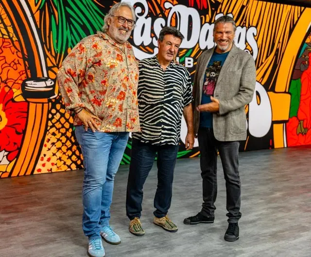 Arno Kiegele ,Juan Fernando „Juanito“ Marí Marí, Gründer und Inhaber von Las Dalias Ibiza, sowie  Carsten Kollmeier. | Foto: Wolfgang Neuberth