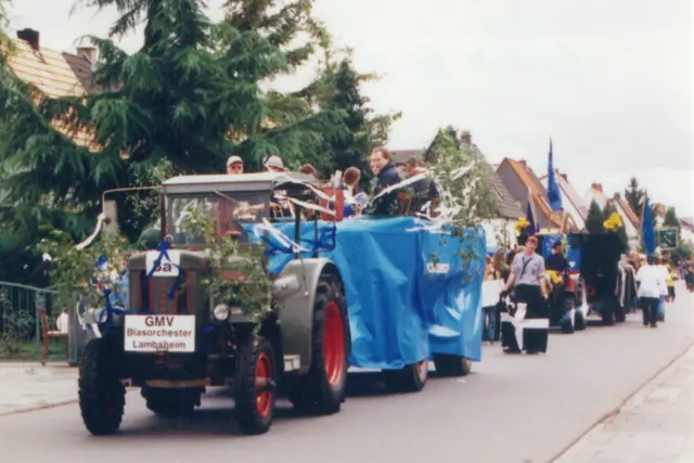 Der Kerweumzug ist seit 1971 Teil des Kerwegeschehens. | Foto: © LHF-Lambsheimer Heimatfreunde/Historisches Archiv Lambsheim
