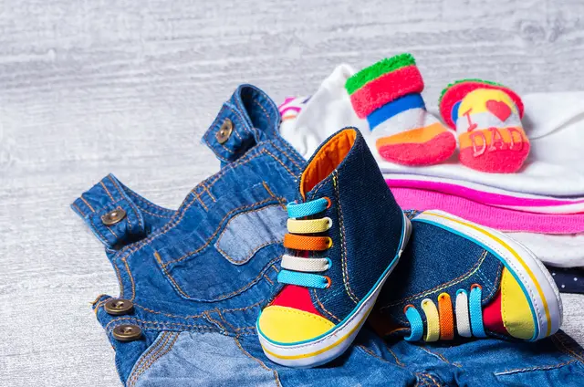 An den Verkaufsstellen werden Kindersachen oder allgemeine Flohmarktartikel angeboten (Symbolfoto) | Foto: pyansetia2008/stock.adobe.com