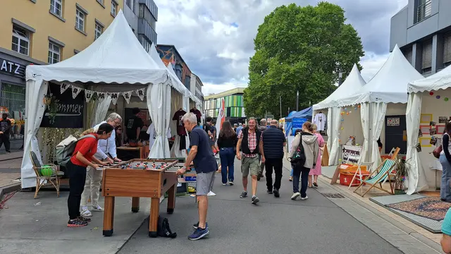 Im Jubiläumsjahr „750 Jahre Kaiserslautern“ wurde die Innenstadt zur Bühne für das vielfältige ehrenamtliche Engagement. Zahlreiche Spiel- und Mitmachangebote gab es für Passanten | Foto: Monika Klein