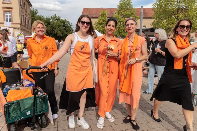 Mit viel Liebe zum Detail waren die Gruppen des historischen Umzugs unterwegs. Gemeinsam machten sie das Jubiläum „750 Jahre Stadtrechte Germersheim“ zu einem eindrucksvollen Fest für die ganze Stadt. | Foto: Paul Needham