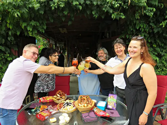 Ein Prosit auf die spontanen Gastgeber | Foto: Brigitte Melder