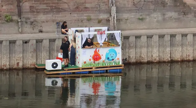 Boote der TWL mit dem Motto: Wir sind die Versorger Ludwigshafens | Foto: JG