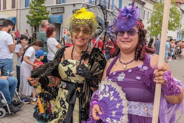 Mit viel Liebe zum Detail waren die Gruppen des historischen Umzugs unterwegs. Gemeinsam machten sie das Jubiläum „750 Jahre Stadtrechte Germersheim“ zu einem eindrucksvollen Fest für die ganze Stadt. | Foto: Paul Needham