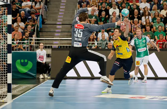 Ex-Recke Marius Steinhauser versucht Ex-Löwe Joel Birlehm im TSV-Tor zu überwinden. | Foto: Petrow/PIX-Sportfotos