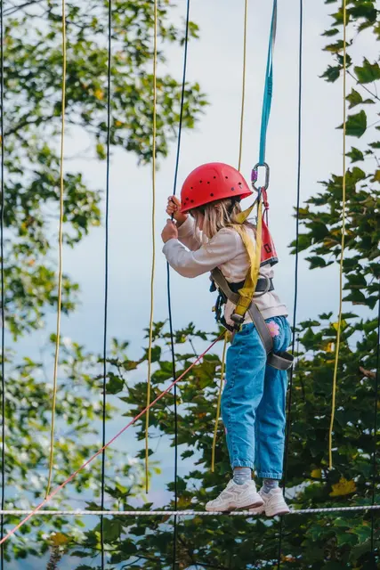Niedrigseil, Hochseil und Familienfest dazu: Am Hohe-Loog-Haus gibt es im September ein Bewegungsangebot für Kinder, Jugendliche und Erwachsene. | Foto: Wolfgang Klein