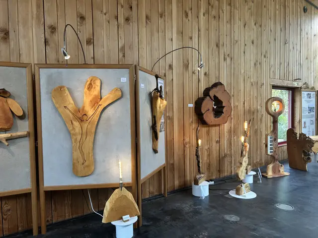 Erwin Würth zeigt Holzkunst im Haus der Nachhaltigkeit | Foto: Landesforsten.RLP.de/E. Nothof/gratis