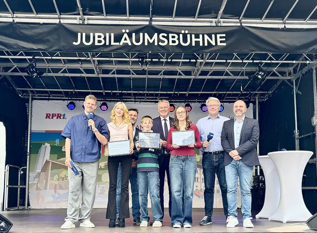An die Mikros, fertig, los!: Beim Ehrenamtstag in Kaiserslautern werden zum 25. Mal junge Radiotalente ausgezeichnet. | Foto: RPR1