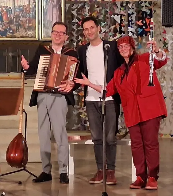 Irith Gabriely bringt mit ihrem interreligiösen „Konzert für den Frieden“ Klezmer und Klassik in die Stiftskirche | Foto: Irith Gabriely/gratis