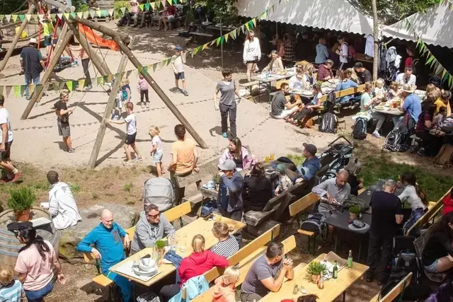 Am Weinbietturm feiert der PWV Gimmeldingen am Sonntag, 6. September, sein traditionelles Waldfest. | Foto: Krempel/Pfälzerwald-Verein Gimmeldingen e.V.
