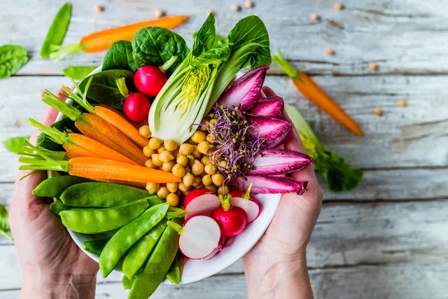 Wer sich für pflanzliche Ernährung, Rohkost und nachhaltige Produkte interessiert, ist bei der Rohvolution am Samstag, 5. September, und Sonntag, 6. September, in der Stadthalle Speyer richtig. (Symbolfoto) | Foto: iMarzi/stock.adobe.com
