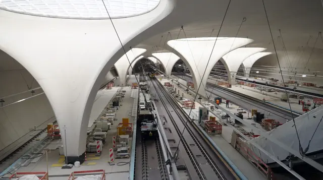 Stuttgart 21 - Die Jahrhundertbaustelle: Die Doku blickt auf den Tiefbahnhof und die markanten Kelchstützen und fragt nach den Gründen für die jahrelangen Verzögerungen. | Foto: SWR - Südwestrundfunk