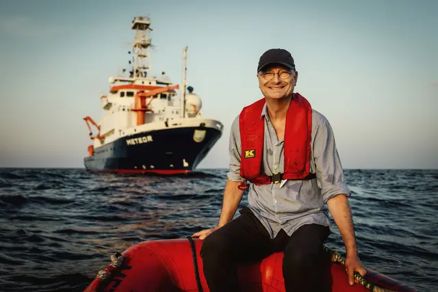 Sven Plöger: Der Meteorologe begleitet eine Expedition mit dem Forschungsschiff „Meteor“ und trifft Forschende in vier Ländern. | Foto: HR Hessischer Rundfunk