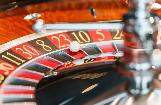 Der Tarifkonflikt bei Spielbanken schwelt weiter. (Symbolbild) | Foto: Andreas Arnold/dpa
