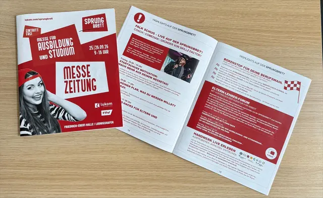 Das Messemagazin zur Ausbildungs- und Studienmesse Sprungbrett gibt es ab sofort kostenlos. | Foto: Joshua Bonsiep