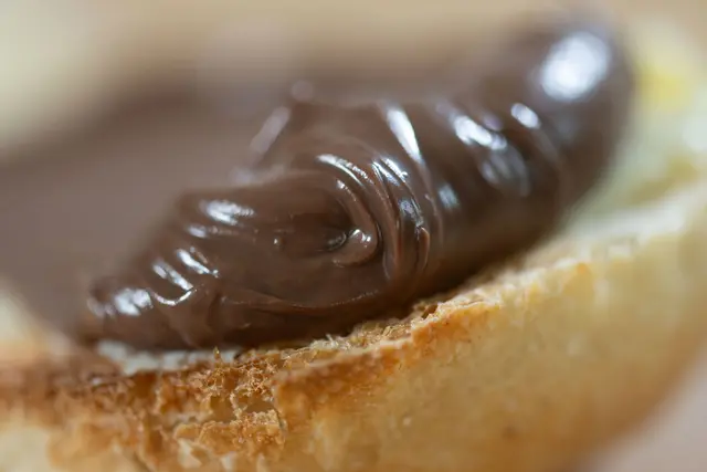 Die Stiftung Warentest hat 18 Nuss-Nougat-Cremes geprüft. | Foto: Hendrik Schmidt/dpa/dpa-mag
