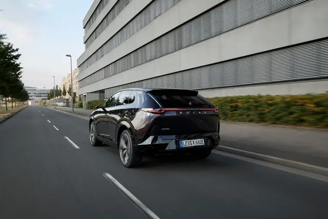 Der Mazda CX-6e soll dem VW ID.4 und dem Renault Scénic Konkurrenz machen. | Foto: Mazda/dpa-mag