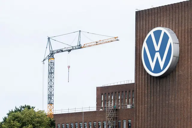 Bei Volkswagen hat es überraschend eine Einigung über die Sanierungspläne des Vorstands gegeben. (Archivbild) | Foto: Julian Stratenschulte/dpa