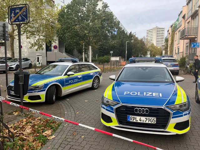 Immer wieder kam es an der Schule zum Einsatz von Polizei oder Feuerwehr. (Archivbild) | Foto: Wolfgang Jung/dpa