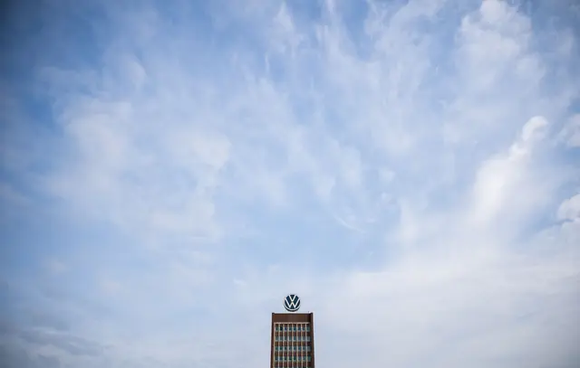 Bei VW ist die Entscheidung über ein Sparpaket gefallen. (Archivbild) | Foto: Julian Stratenschulte/dpa