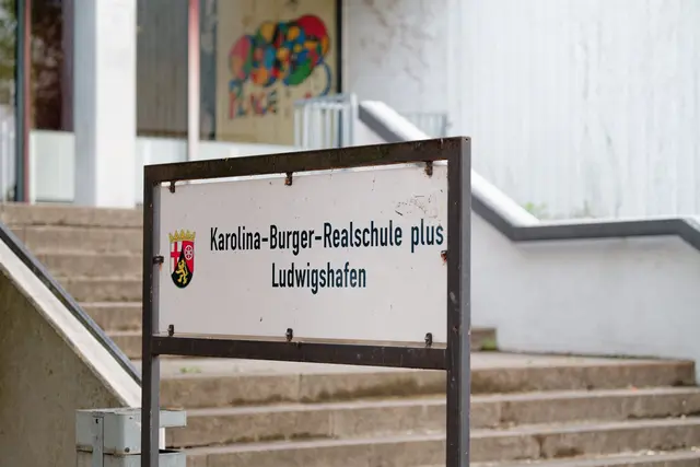 Die Brennpunktschule steht schon länger im öffentlichen Fokus. (Archivbild) | Foto: Uwe Anspach/dpa