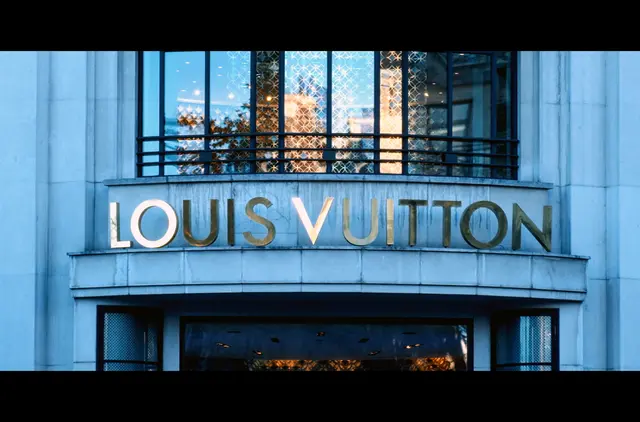 Louis Vuitton, das Imperium der Luxusmacher: Die ARTE-Doku beleuchtet den Aufstieg von Bernard Arnault und den Einfluss von LVMH. | Foto: ARTE G.E.I.E.
