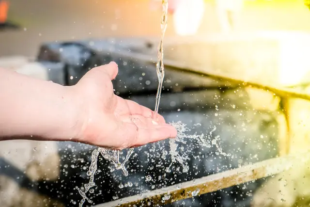 Wer am Europaplatz Trinkwasser zapfen will, muss sich bald an einen neuen Standort gewöhnen. | Foto: Viesturs/stock.adobe com