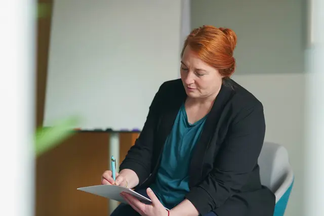 Anzeichen, wann Paarberatung sinnvoll ist, und welche Ziele sie im Alltag haben kann. | Foto: Das Relationship Jonathan Makkonen und Janine Förster Coaching GbR