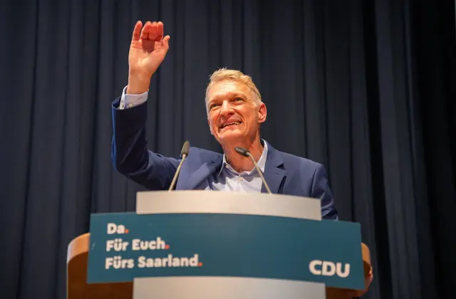 Toscani will das Saarland wieder voranbringen | Foto: Harald Tittel/dpa