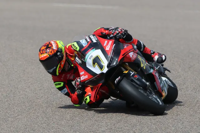 Der Titelverteidiger der Superbike-Klasse: Lucas Tulovic auf Ducati | Foto: Harald Göser