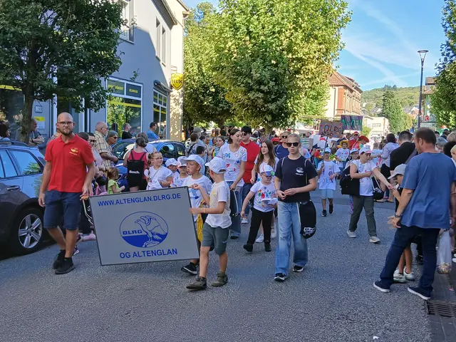 Der DLRG Altenglan zeigte Präsenz | Foto: Anja Stemler