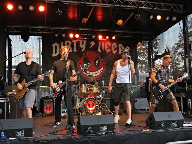 Dirty Deeds auf der Feuerwehrbühne | Foto: Brigitte Melder
