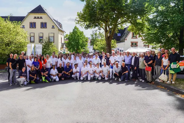 Ein interdisziplinäres Team des Westpfalz-Klinikums, Hilfsorganisationen sowie Einsatzkräfte der Blaulichtfamilie wirkten bei der Übung mit. Das Foto zeigt das Team des Westpfalz-Klinikums | Foto: Westpfalz-Klinikum