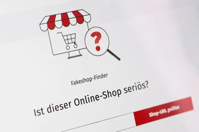 Ist der Händler seriös? Der Fakeshop-Finder der Verbraucherzentralen analysiert Seiten anhand verschiedenster Faktoren und gibt eine Einschätzung zur Glaubwürdigkeit ab. | Foto: Franziska Gabbert/dpa-mag
