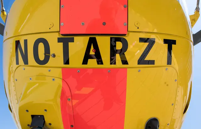 Zwei Rettungshubschrauber flogen zur Unfallstelle. (Symbolbild) | Foto: Fabian Sommer/dpa