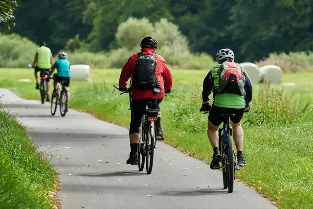 Der adfc Landau-SÜW lädt zu einer rund 43 Kilometer langen Winzer-Radtour durch zwölf Dörfer rund um Landau ein. | Foto: Michael Fritzen/stock.adobe.com