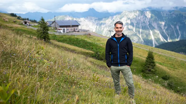 Berghütten mit Marcus Fahn: Marcus Fahn besucht in Staffel 3 zwölf Berghütten in Bayern, die neuen Folgen starten am 18. September. | Foto: BR Bayerischer Rundfunk, Foto: David Hulik