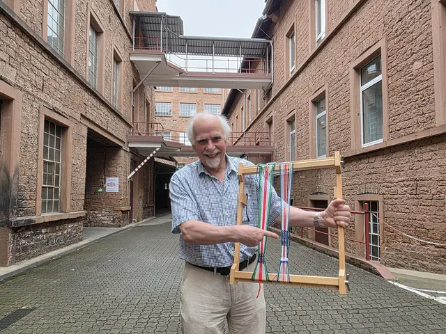 Gerald Lehmann, Leiter des Weber-Museums Lindenberg | Foto: Jola Spezialschalter