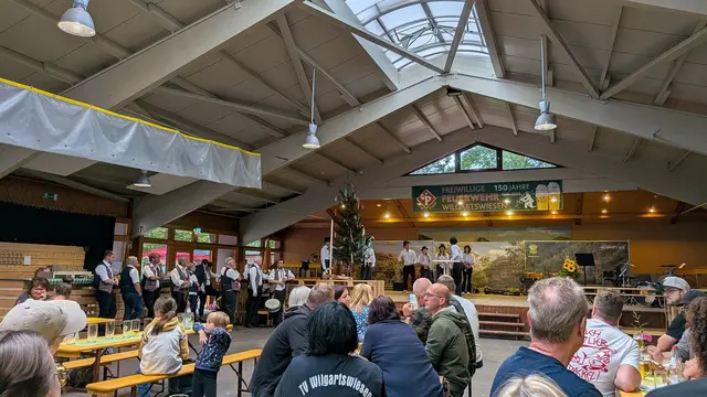 Die Kerwe ist ein beliebter Treffpunkt für Einheimische und Gäste. | Foto: Christoph Specka 