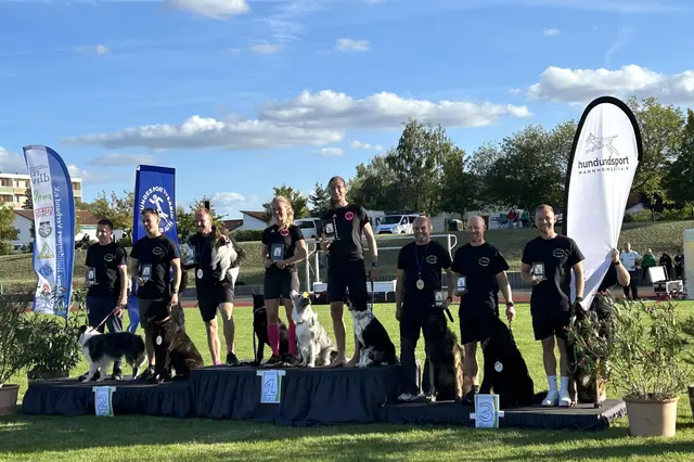 Alex Nicht holt Mannschaftsgold mit seiner Startgemeinschaft bestehend aus Elias Becker und Sarah Langner), das Team von Hund und Sport Mannheim holt die Bronzemedaille (v.l. Christian Albrecht, Martin Albrecht und Denis Wesel) | Foto: Aljoscha Kertesz
