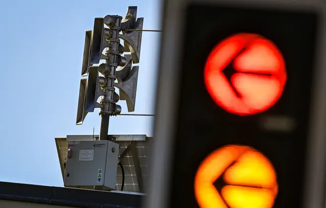 Kommunen können sich freiwillig am Warntag beteiligen und etwa Sirenen oder Lautsprecherfahrzeuge einsetzen. (Symbolbild) | Foto: Jens Kalaene/dpa