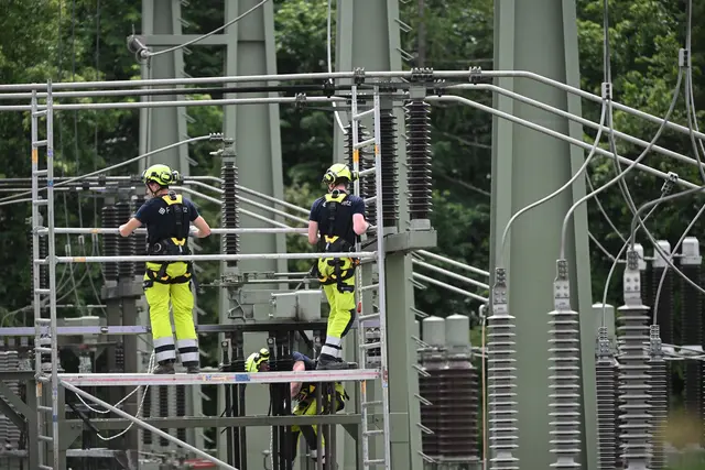 Die mutmaßlichen Angriffe auf Umspannwerke und andere Energieanlagen in Deutschland haben die Verwundbarkeit kritischer Infrastruktur stärker ins öffentliche Bewusstsein gerückt. (Archivbild) | Foto: Marijan Murat/dpa