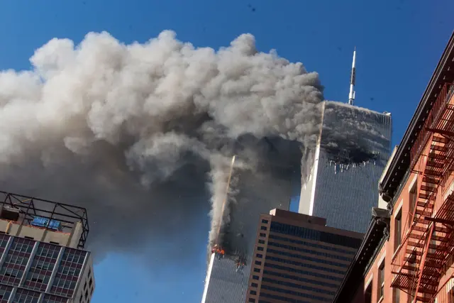 19 islamistische Terroristen verwandelten am 11. September 2001 vier Flugzeuge in fliegende Bomben, die an nur einem Tag etwa 3.000 Menschen in den Tod rissen. (Archivbild) | Foto: Richard Drew/AP/dpa
