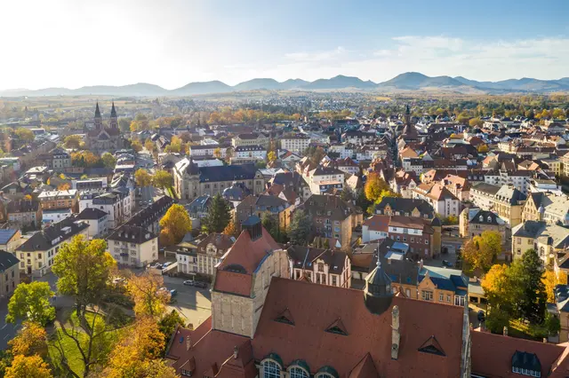 Beim Rundgang durch die Innenstadt geht es darum, wie Menschen öffentliche Orte erleben und nutzen. | Foto: PfalzTouristik / Dominik Ketz Photography
