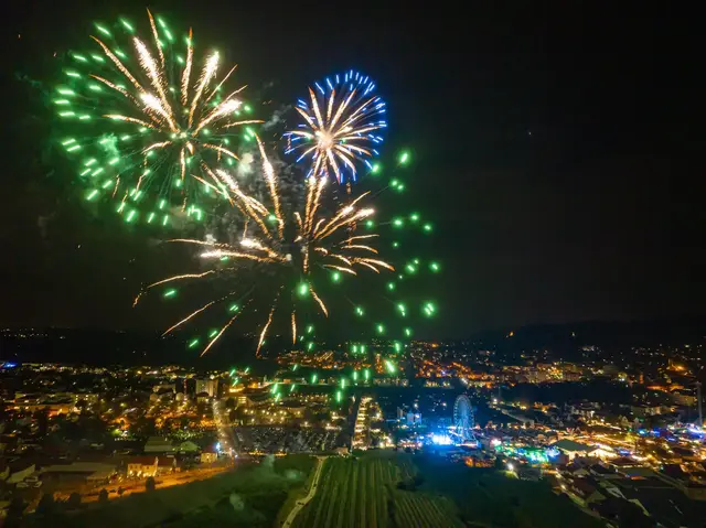 Die Tour führt auf Umwegen zum Wurstmarkt und zurück. Bis zum Feuerwerk können die Dezernenten allerdings nicht bleiben.  | Foto: Stadt Marketing Bad Dürkheim